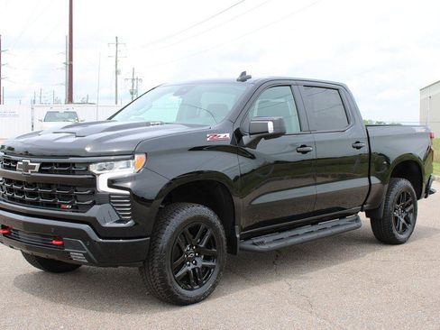New 2026 Chevrolet Silverado 1500 LT Trail Boss w/ LT Trail Boss Premium Package AWD/4WD image 2