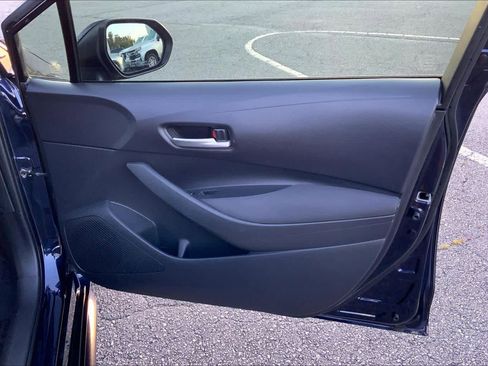 Used 2020 Toyota Corolla LE FWD image 22