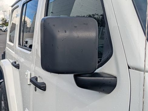 Used 2020 Jeep Wrangler Unlimited Sahara AWD/4WD image 12