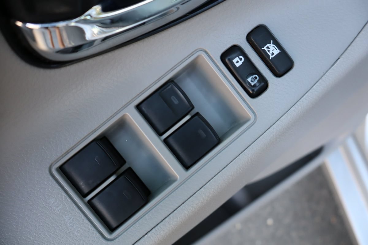 Used 2010 Toyota Camry FWD image 27