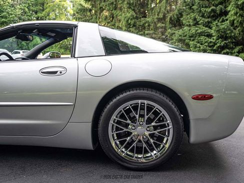 Used 1999 Chevrolet Corvette Coupe w/ Performance Handling Pkg RWD image 61