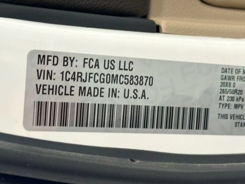 Used 2021 Jeep Grand Cherokee Overland AWD/4WD image 27