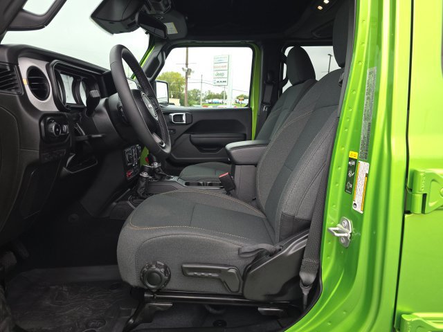 Used 2025 Jeep Wrangler Unlimited Sport AWD/4WD image 11