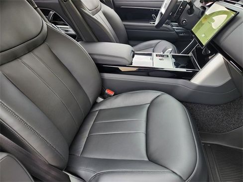 New 2026 Land Rover Range Rover Long Wheelbase SE image 10