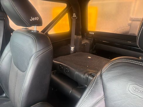 Used 2017 Jeep Wrangler Sport AWD/4WD image 9
