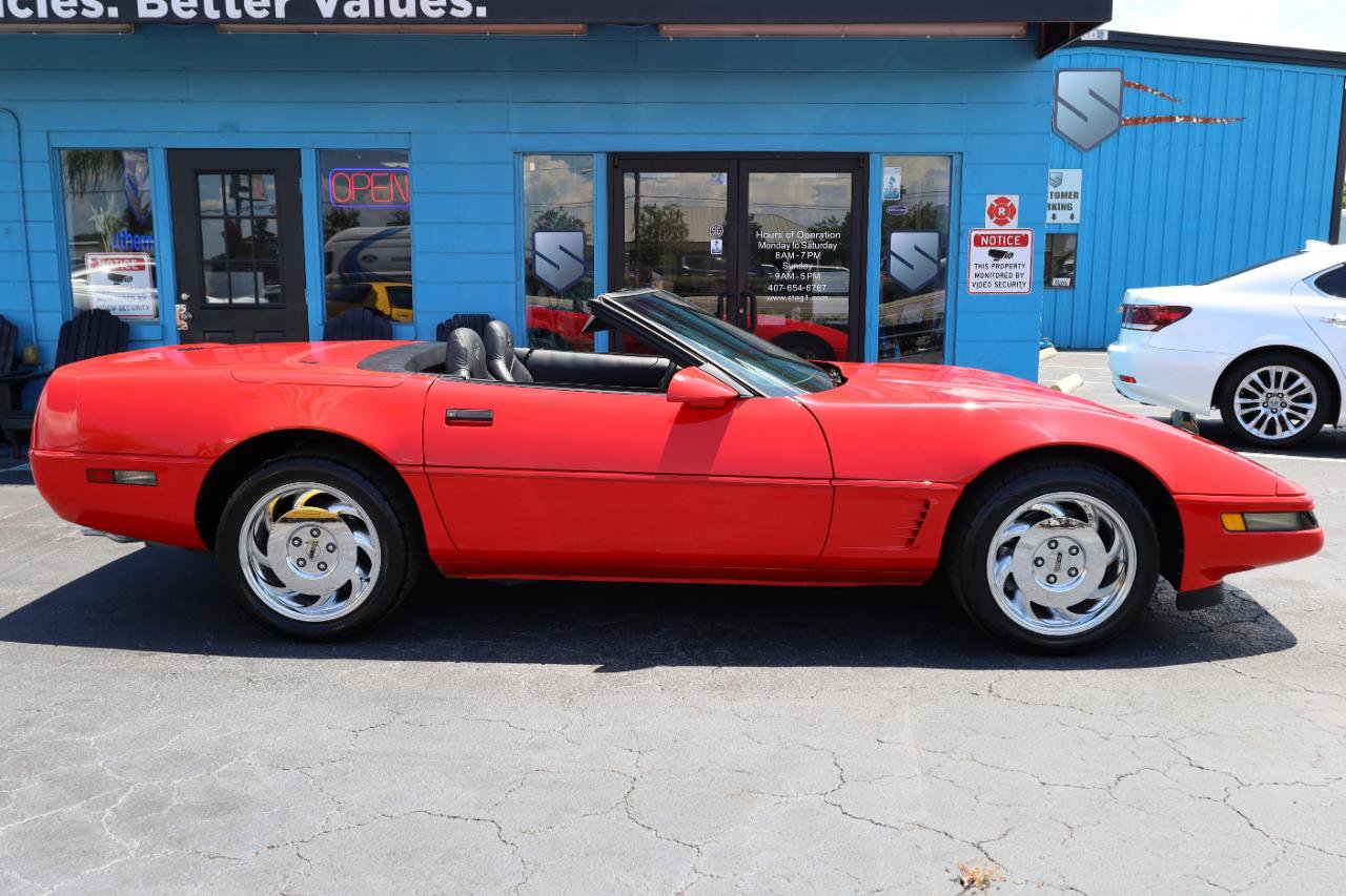 Used 1995 Chevrolet Corvette Convertible RWD image 3