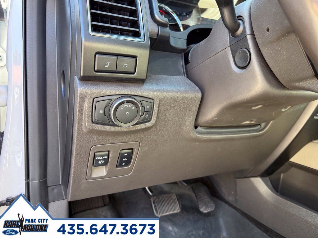 Used 2018 Ford Expedition Limited w/ Equipment Group 302A AWD/4WD image 16