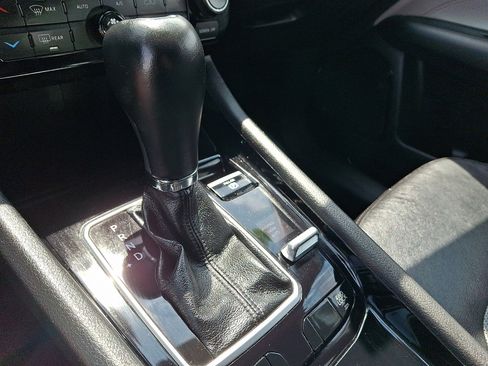 Certified 2023 Jeep Compass Limited AWD/4WD image 15