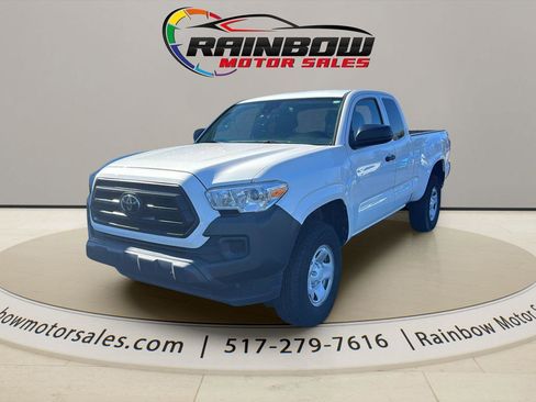 Used 2022 Toyota Tacoma SR image 1
