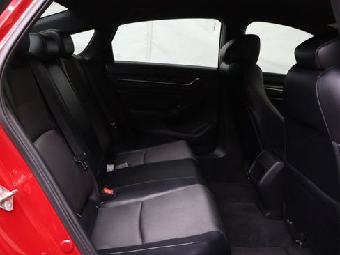 Used 2018 Honda Accord Sport image 13