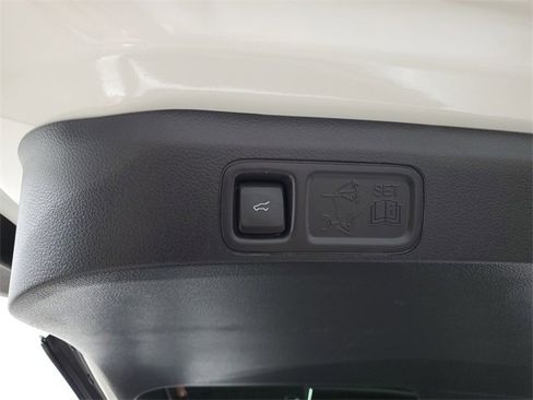 Used 2023 Lincoln Navigator L Black Label image 9