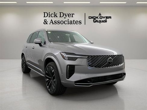 New 2026 Volvo XC90 B5 Plus image 1