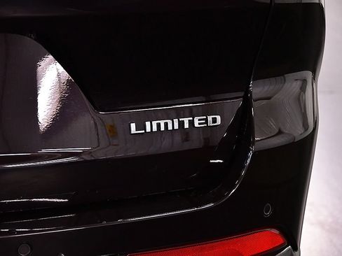 Used 2023 Jeep Grand Cherokee L Limited AWD/4WD image 11