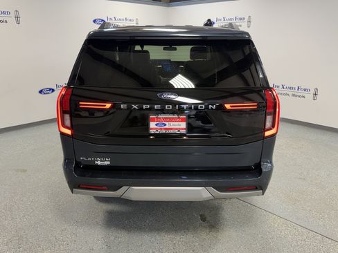 Used 2025 Ford Expedition Platinum w/ Driver's Package AWD/4WD image 37
