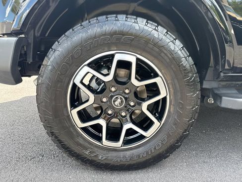 Used 2023 Ford Bronco Outer Banks AWD/4WD image 16