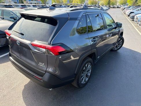Certified 2022 Toyota RAV4 XLE Premium AWD/4WD image 5