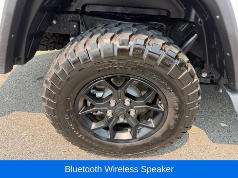 Certified 2025 Jeep Gladiator Mojave AWD/4WD image 16