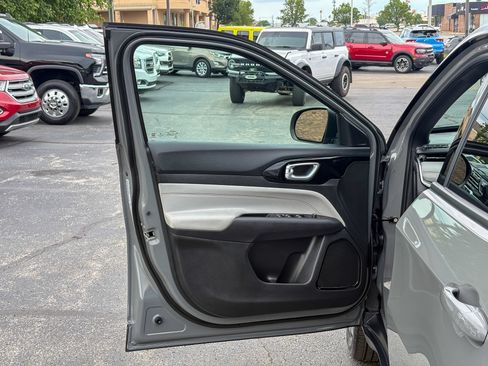 Used 2023 Jeep Compass Limited AWD/4WD image 23