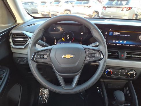 Used 2024 Chevrolet TrailBlazer LS w/ LS Convenience Package image 17