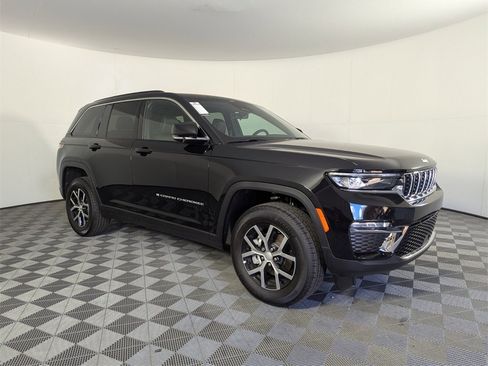 New 2025 Jeep Grand Cherokee Limited image 2