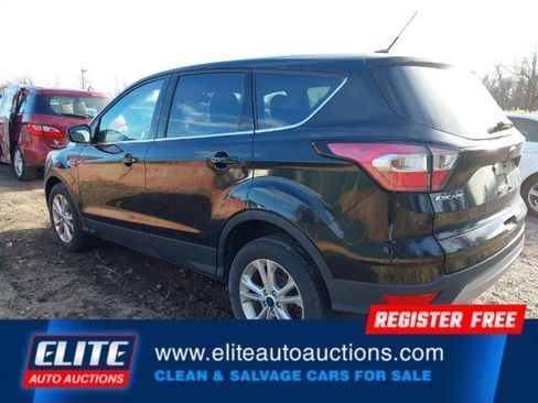 Used 2017 Ford Escape SE image 5