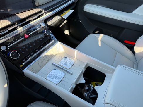 New 2026 Hyundai Santa Fe Calligraphy AWD/4WD image 13