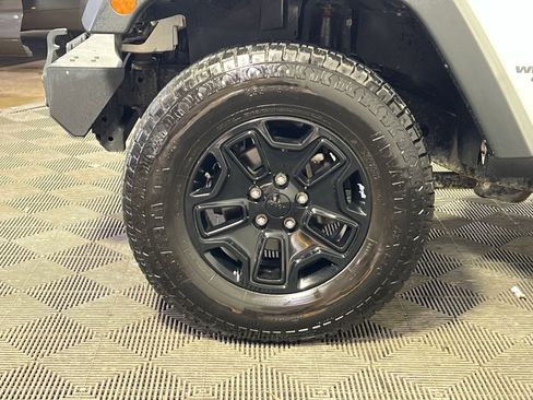 Used 2016 Jeep Wrangler Unlimited Willys image 12