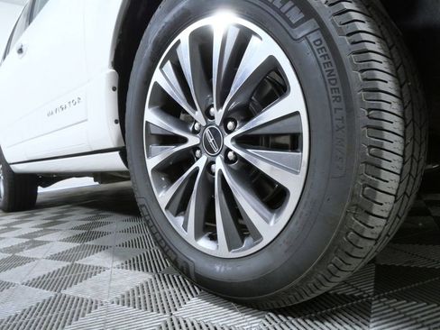 Used 2016 Lincoln Navigator Select AWD/4WD image 2