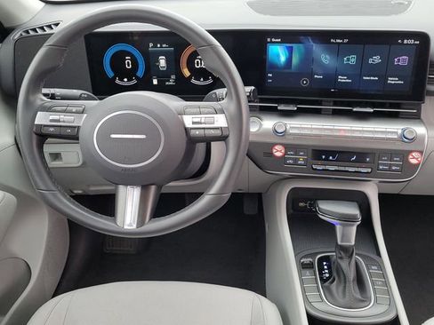 Used 2025 Hyundai Kona SEL AWD/4WD image 12