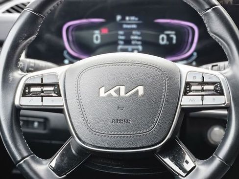 Used 2025 Kia Telluride S FWD image 16