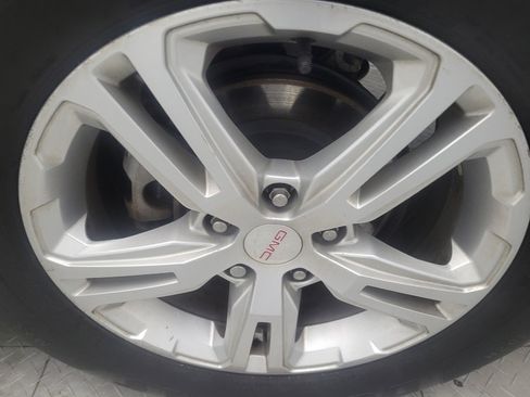 Used 2020 GMC Terrain SLE image 31