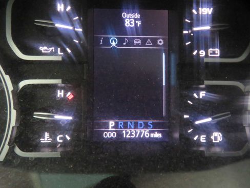 Used 2019 Toyota Tundra SR5 AWD/4WD image 32