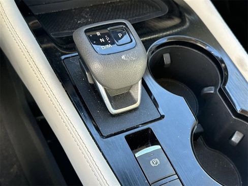 Used 2023 Nissan Rogue SL image 15