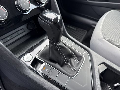 Certified 2023 Volkswagen Taos S FWD image 39