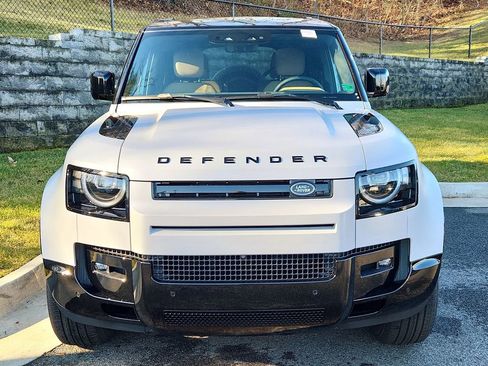 New 2026 Land Rover Defender 130 X-Dynamic SE image 8