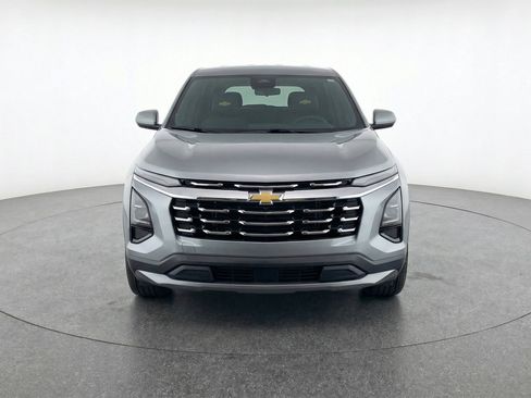 Used 2025 Chevrolet Equinox LT image 2