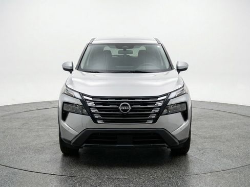 Used 2025 Nissan Rogue SV FWD image 2