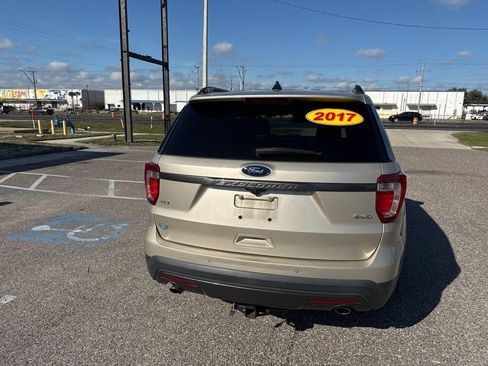 Used 2017 Ford Explorer XLT w/ Equipment Group 202A image 4