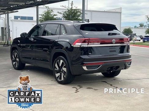 Certified 2024 Volkswagen Atlas Cross Sport SE FWD image 10