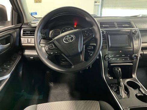 Used 2015 Toyota Camry LE FWD image 21