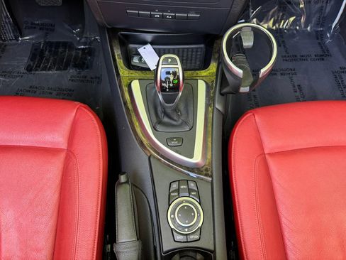 Used 2012 BMW 135i Convertible RWD image 19