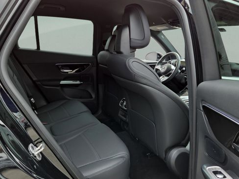 Used 2026 Mercedes-Benz GLC 300 image 15
