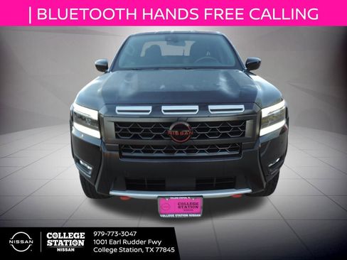 Used 2025 Nissan Frontier PRO-4X image 10