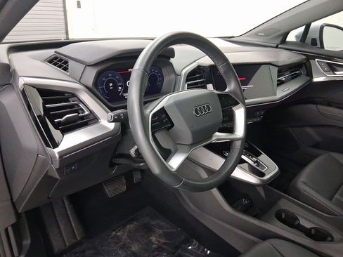 Used 2023 Audi Q4 e-tron Premium Plus w/ Premium Plus image 21