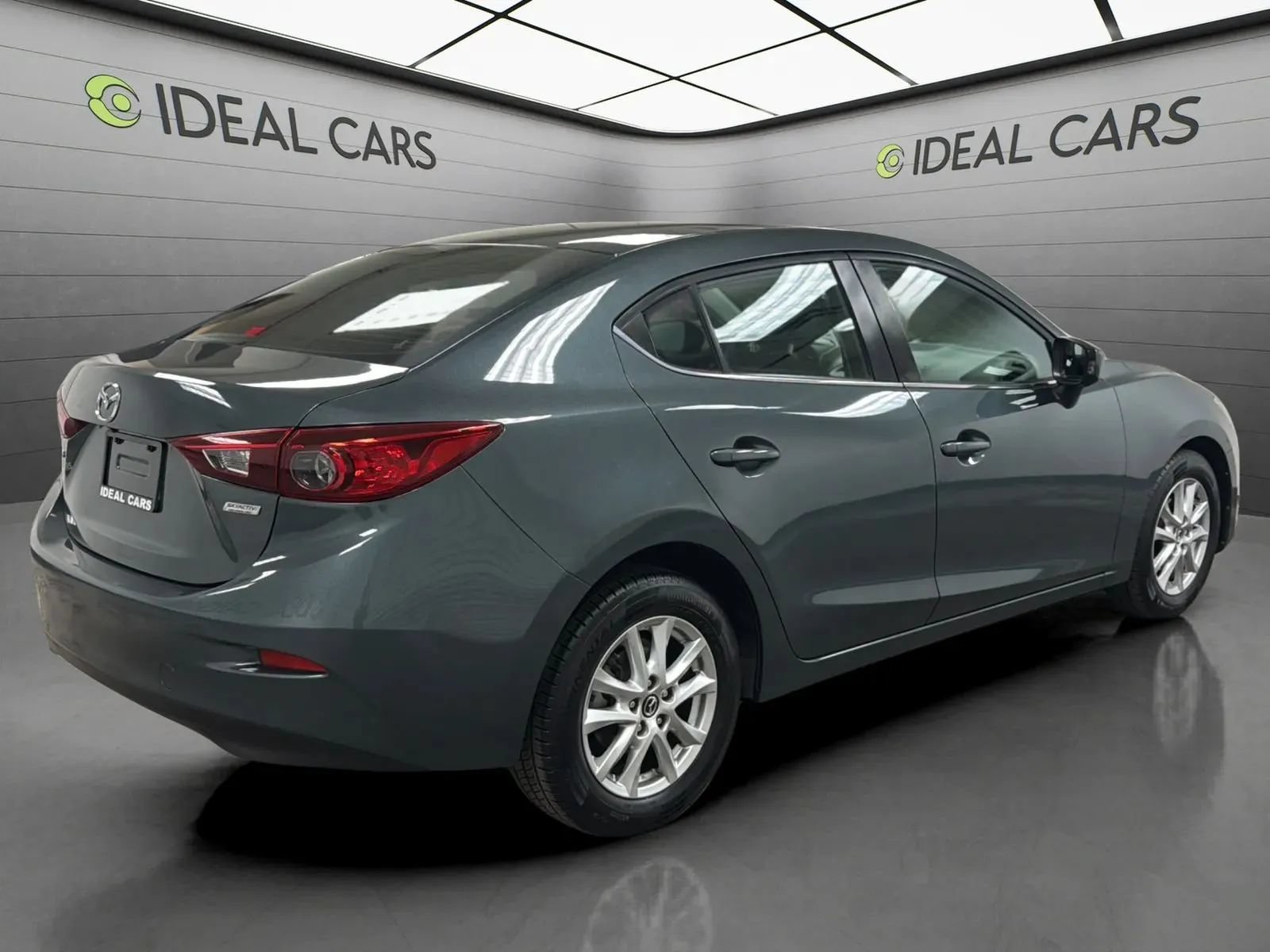 Used 2016 MAZDA MAZDA3 i Sport w/ Preferred Equipment Package FWD image 5