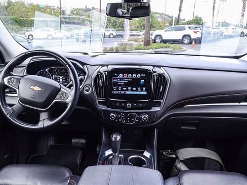 Used 2018 Chevrolet Traverse LT image 13