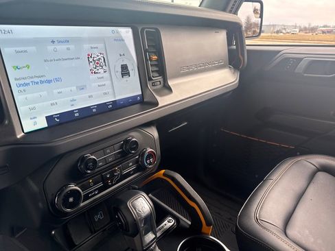 Used 2024 Ford Bronco Badlands image 21