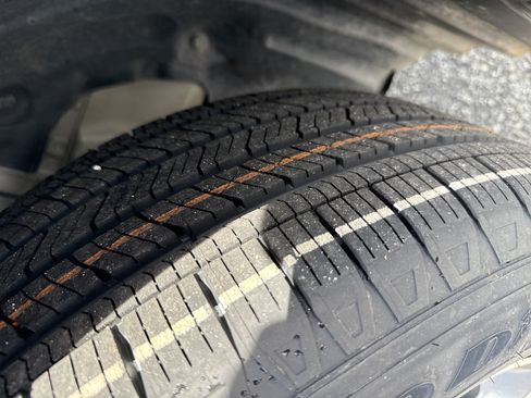 Certified 2025 Honda Pilot EX-L image 11
