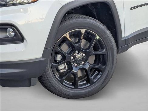 New 2026 Jeep Compass Latitude image 10