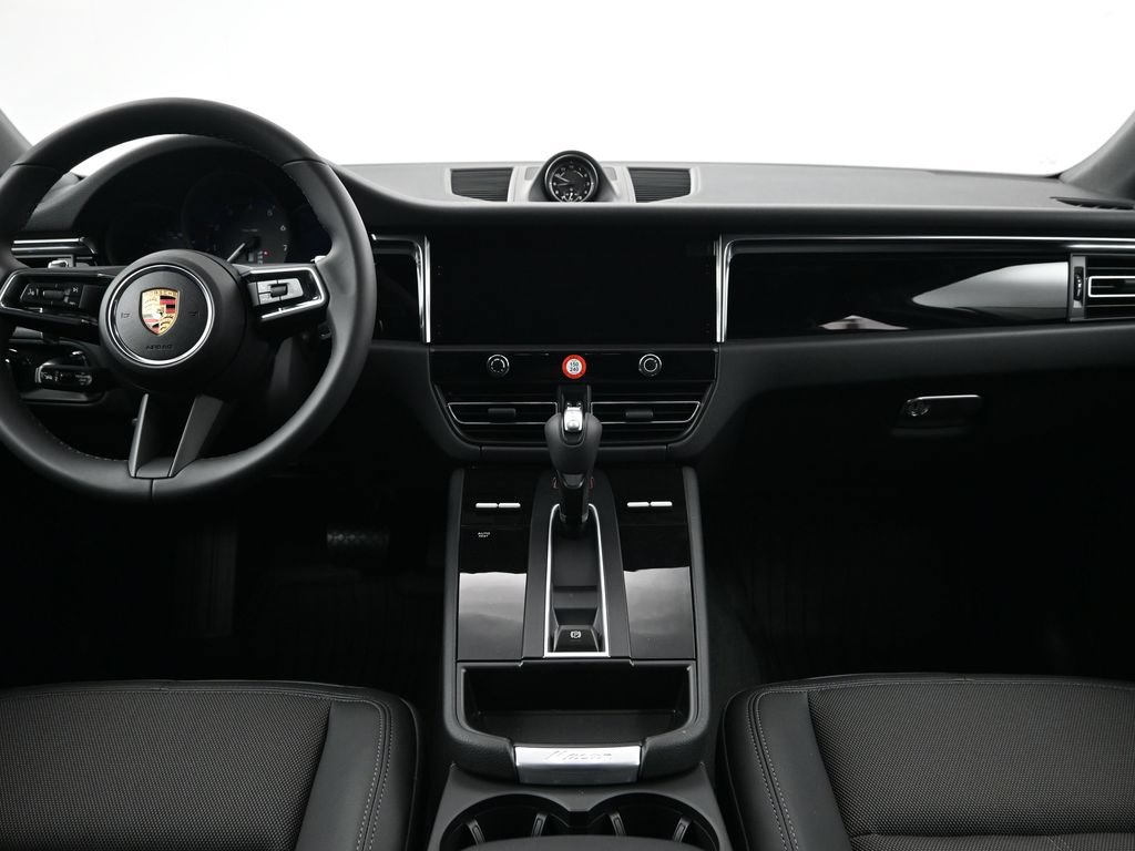 Used 2026 Porsche Macan AWD/4WD image 9